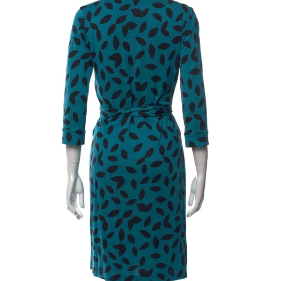 Diane Von Furstenberg Julian Silk Wrap Dress Size 2 - Picture 3 of 3
